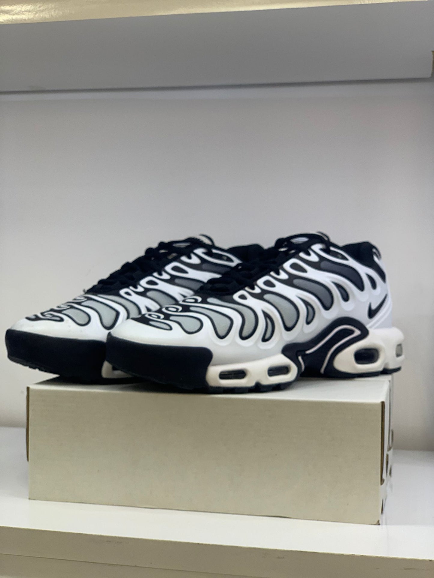 Nike Air Max Plus "Black & White Flame"