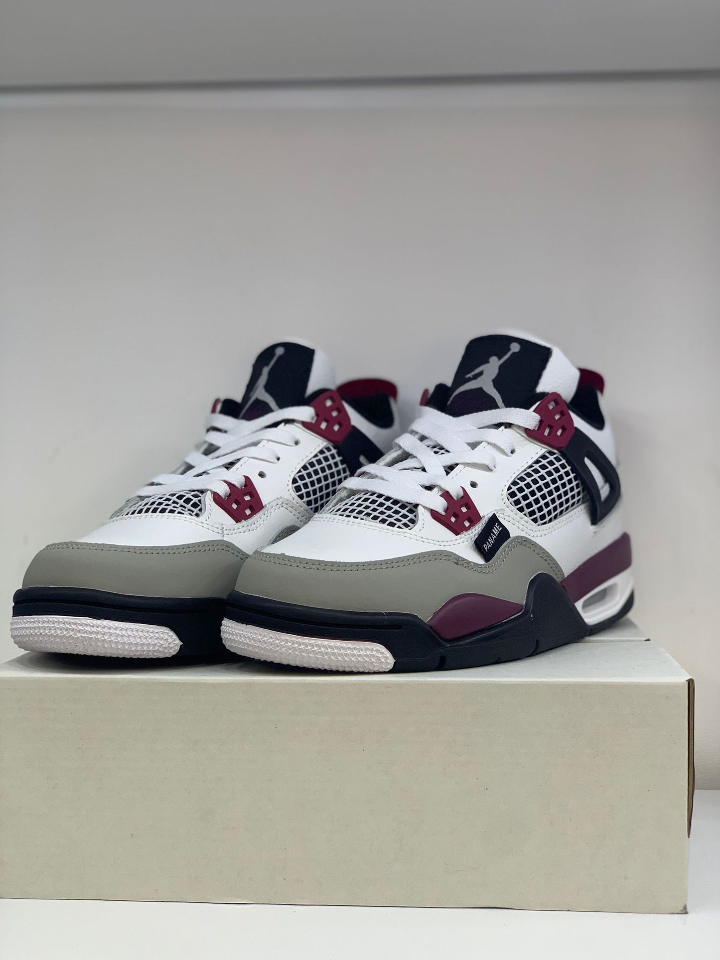 Nike Jordan 4 Retro PSG Paris Saint-Germain