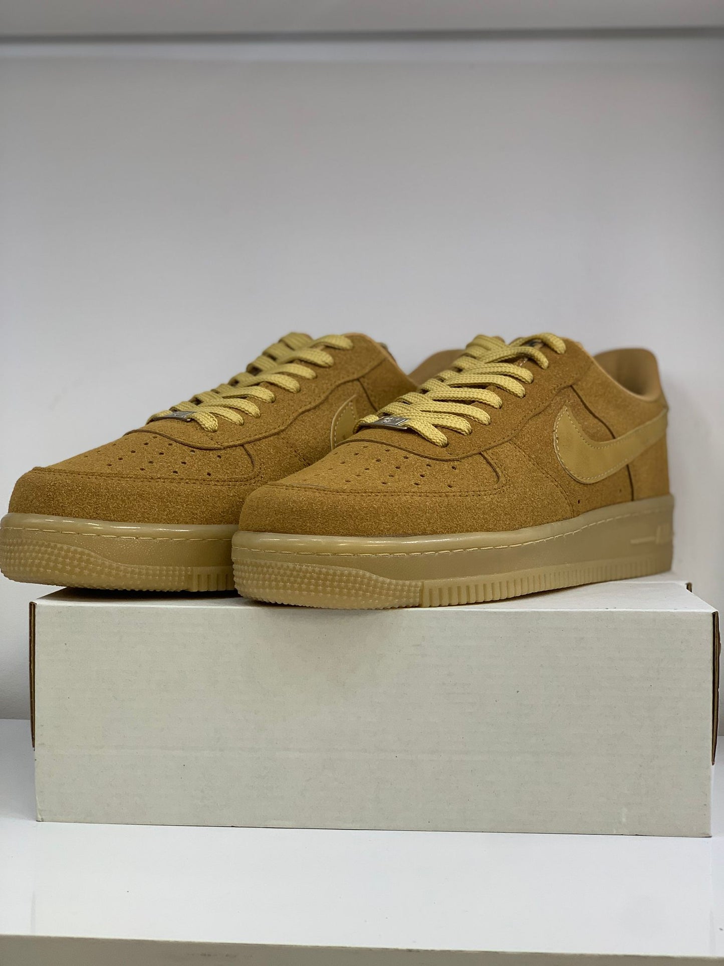 Nike Air Force 1 Erkek Sneaker – Tamamı Taba Süet Tasarım