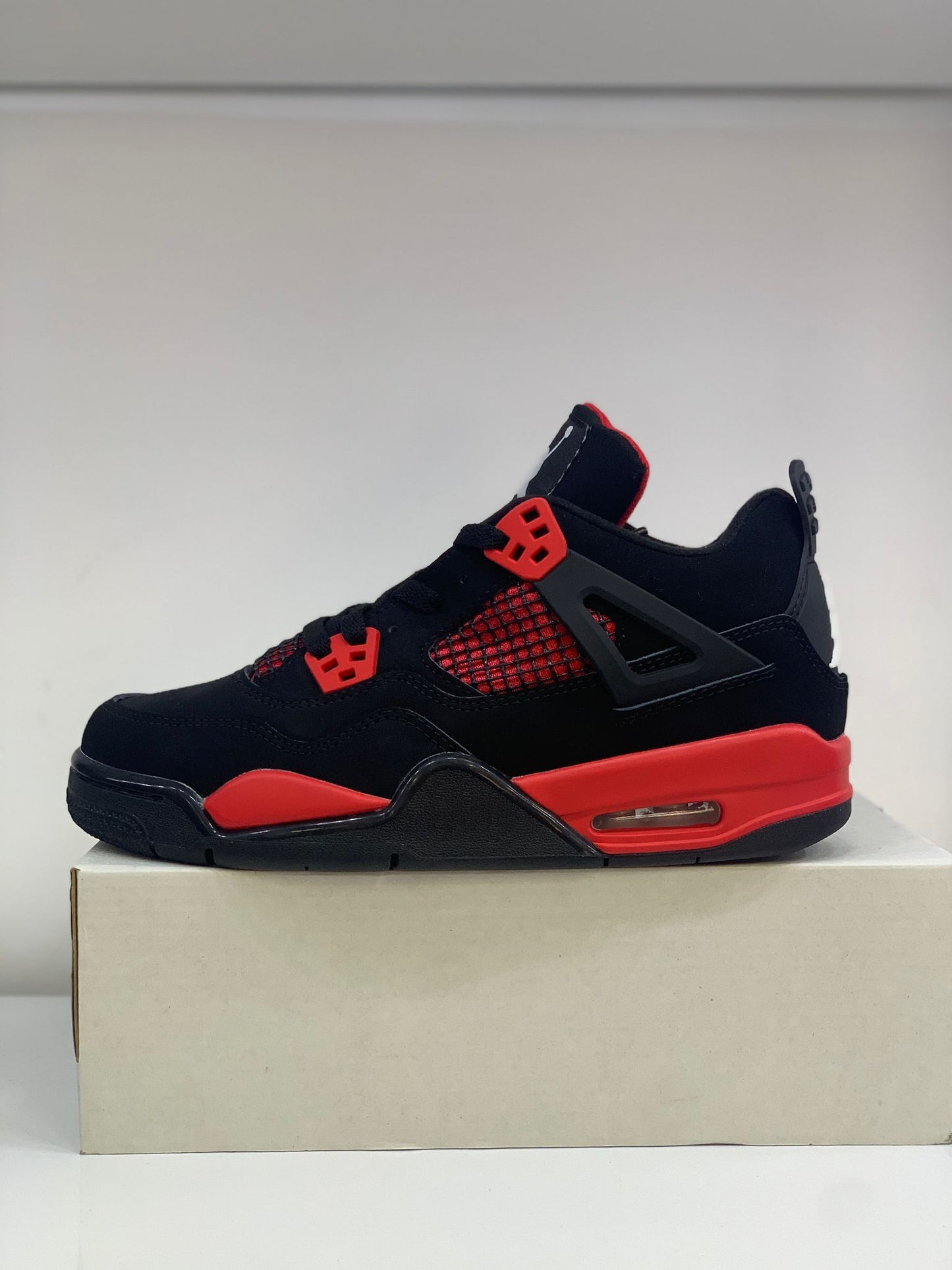 Nike Air Jordan 4 Retro "Red Thunder