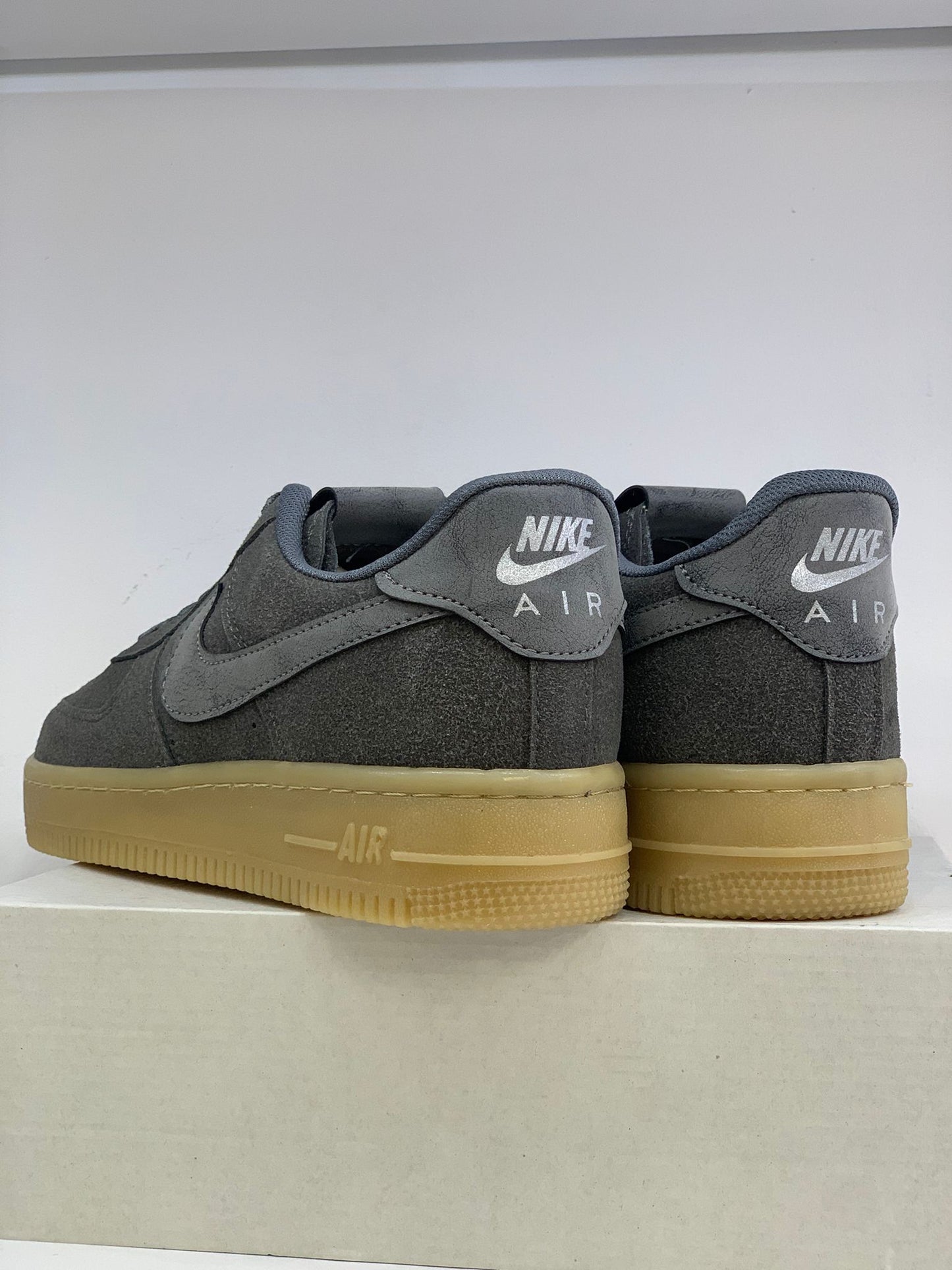 Nike Air Force 1 Erkek Sneaker – Koyu Siyah & Taba Taban
