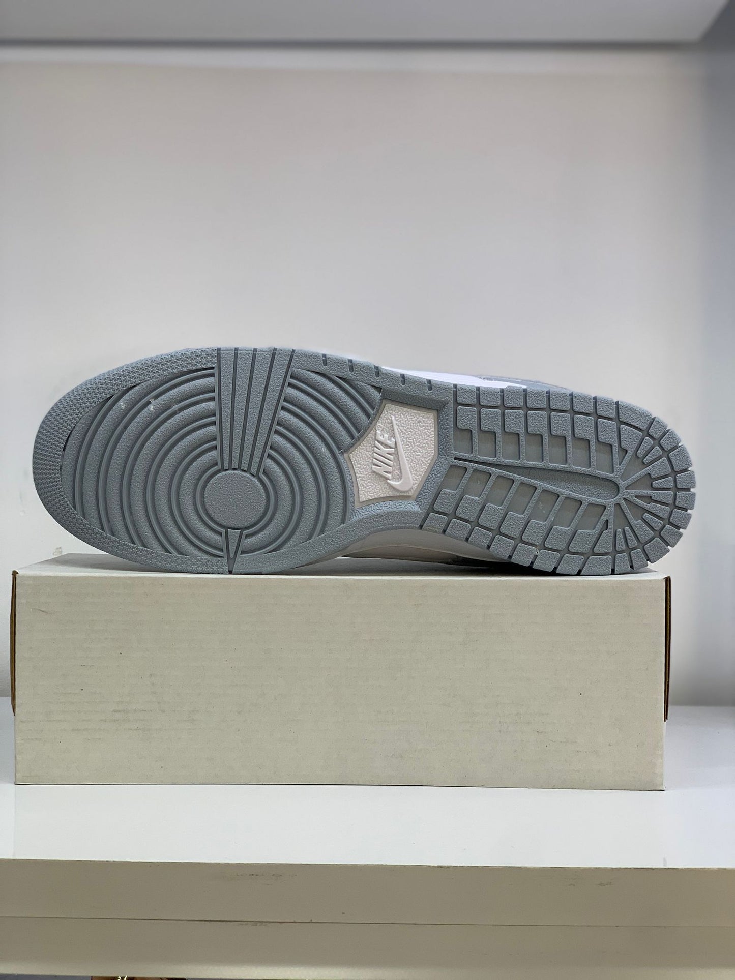 Air Jordan 1 Low – Soft Gri
