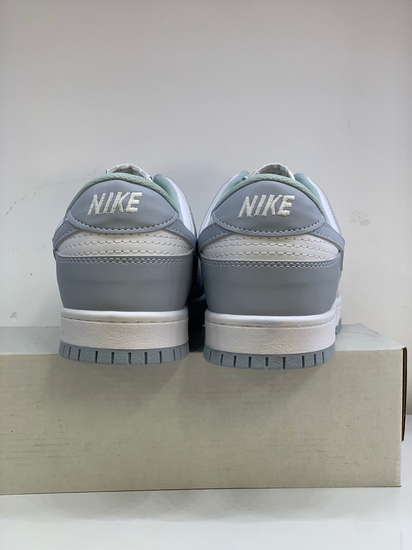 Air Jordan 1 Low – Soft Gri