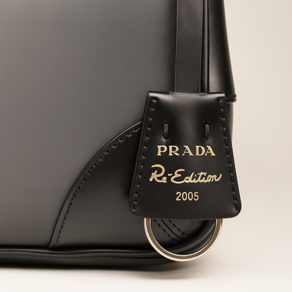 Prada Re-Edition 2005 Omuz Çantası