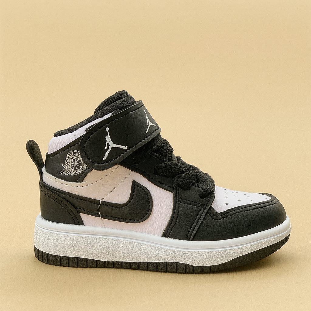 Jordan Kids – Siyah Beyaz Mini Sneaker