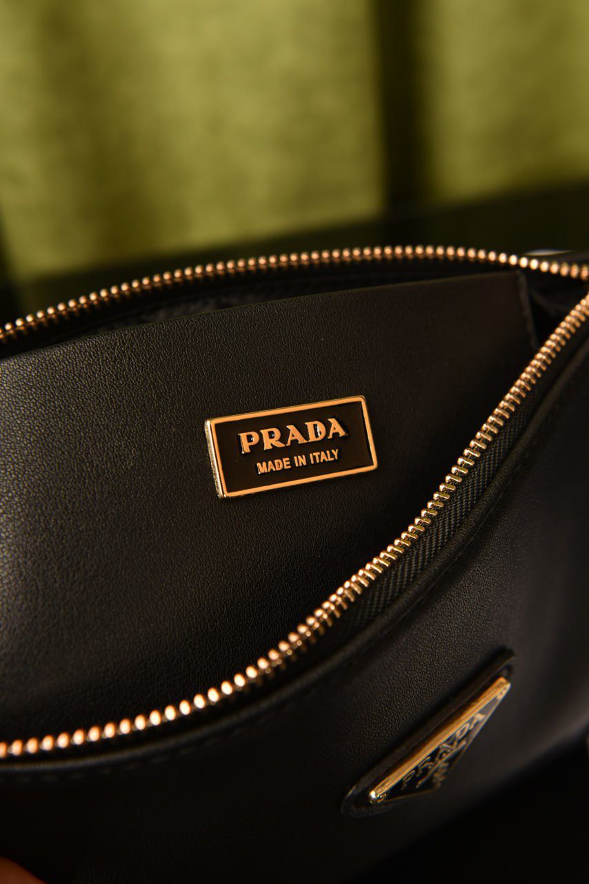 Prada Re-Edition 2005 Omuz Çantası