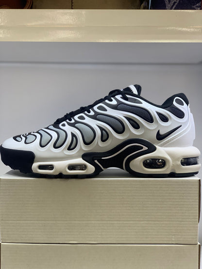 Nike Air Max Plus "Black & White Flame"