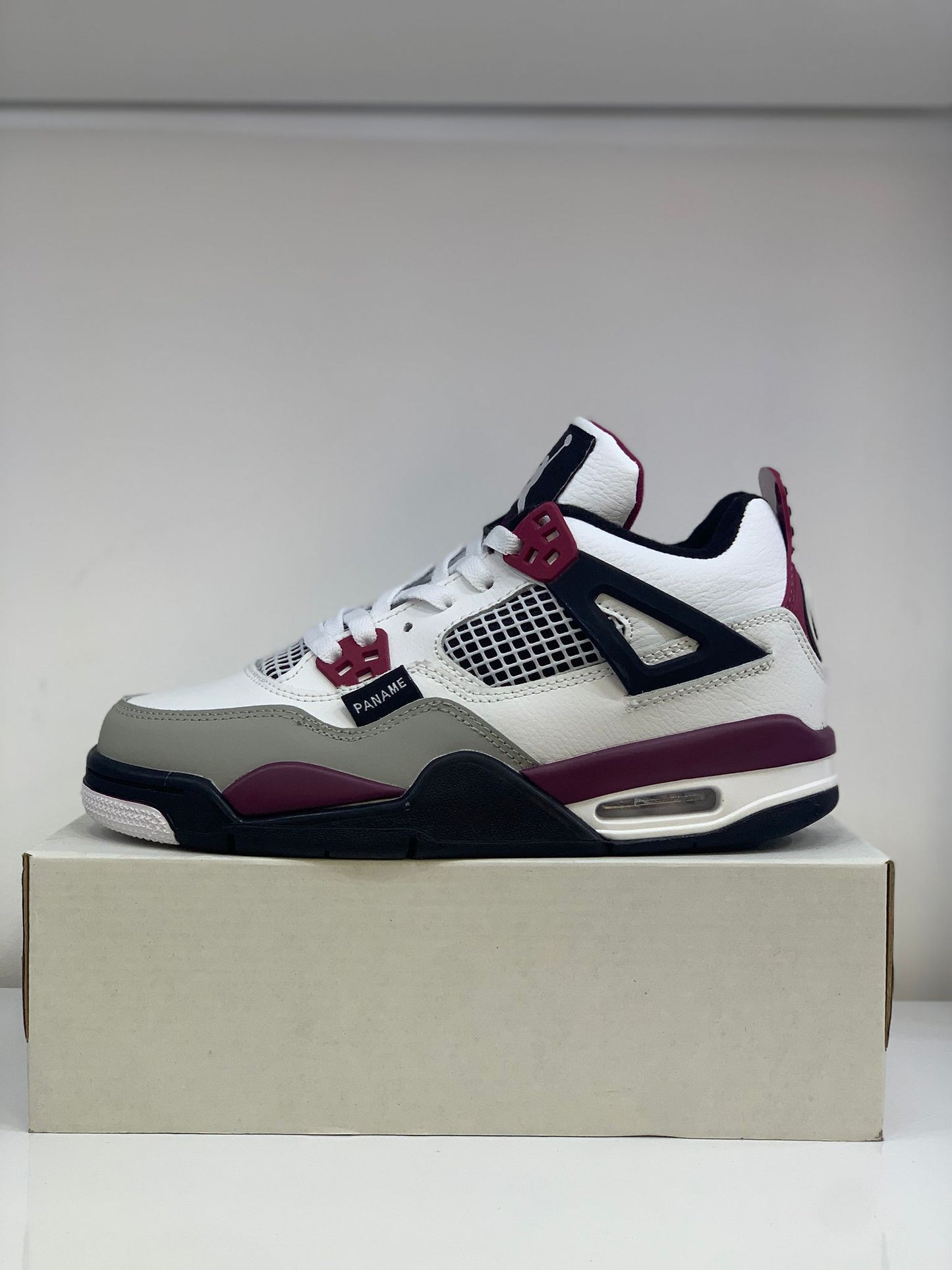 Nike Jordan 4 Retro PSG Paris Saint-Germain