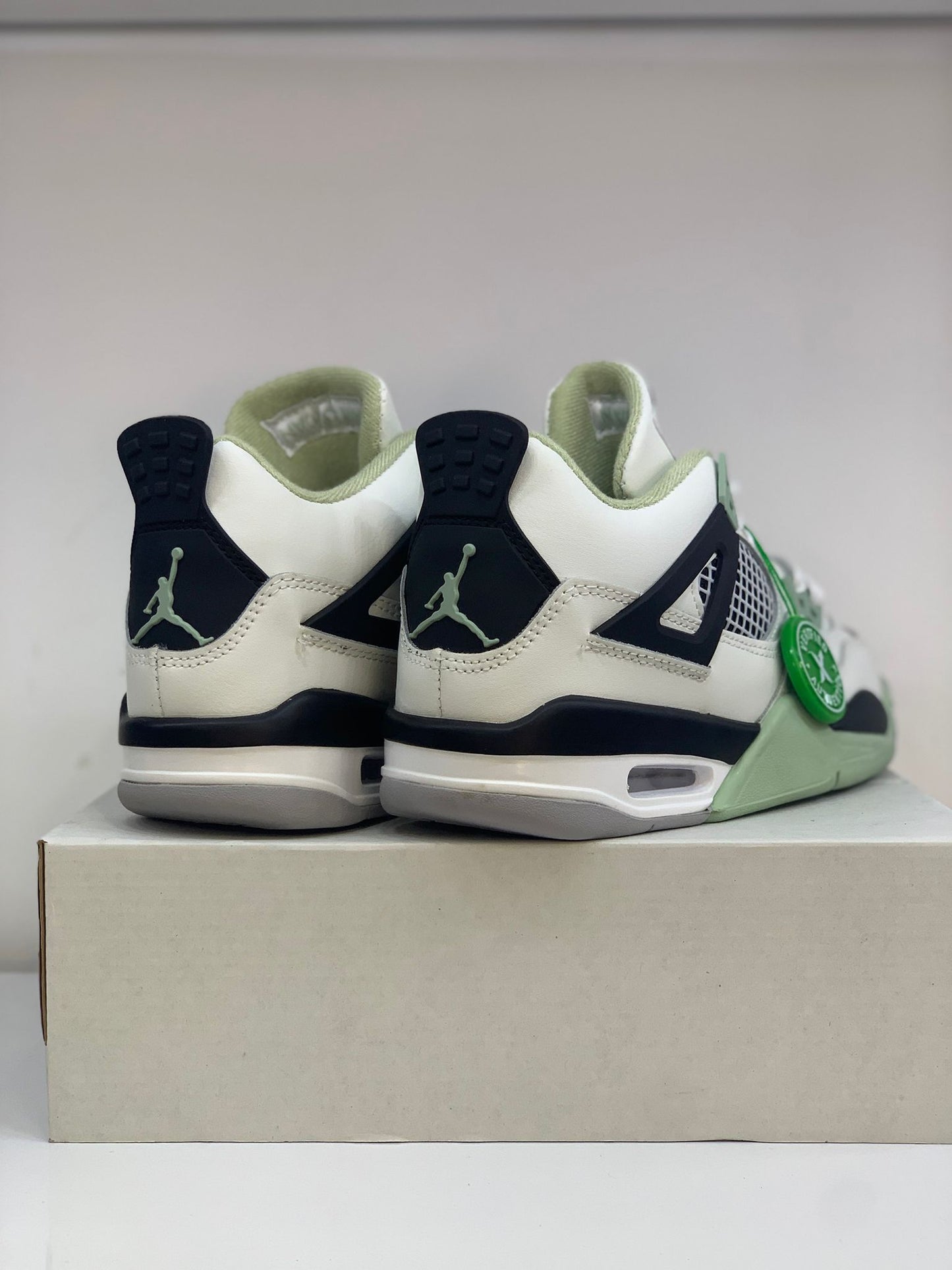 Nike Air Jordan 4 Retro “Seafoam” – İkonik Tarz, Ferah Renk Paletiyle Yeniden Doğuyor