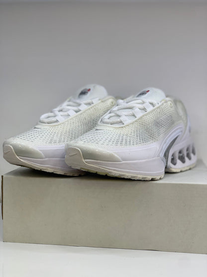 Nike Air Max DN Triple White – Temiz ve Teknolojik