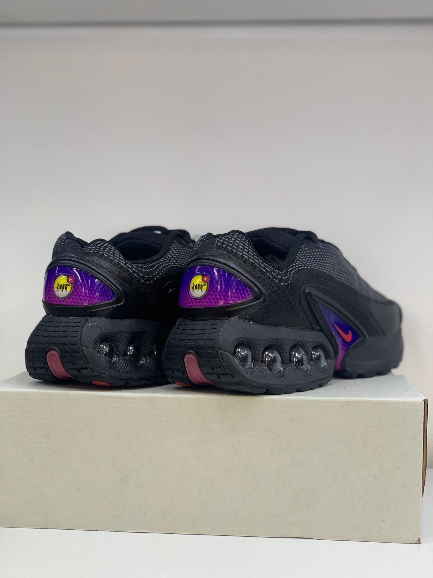 Nike Air Max DN Triple Black – Şehir Stiline Yüksek Teknoloji