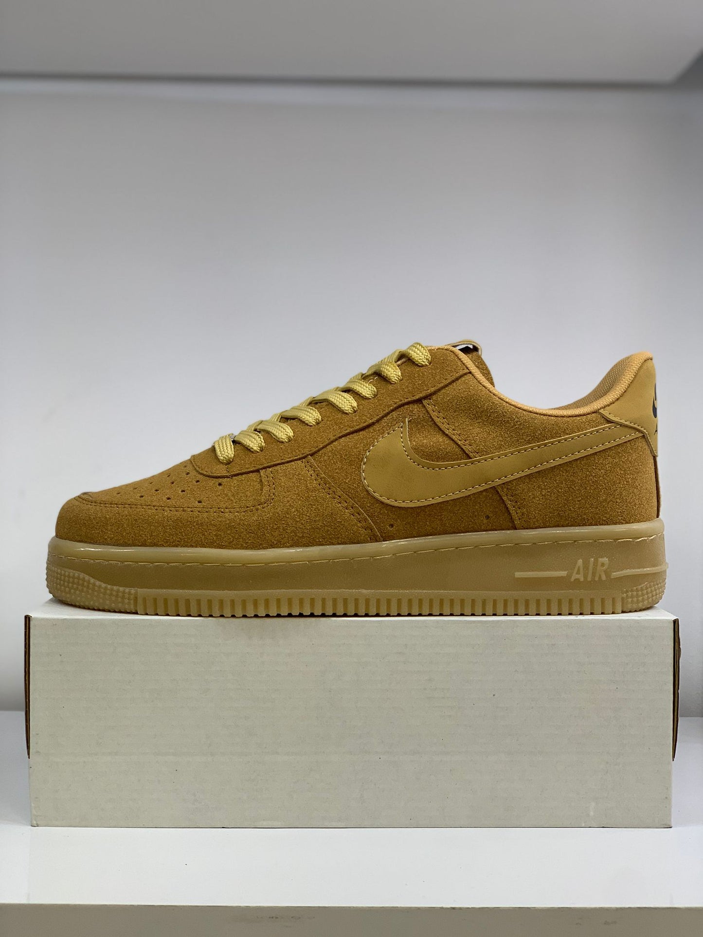 Nike Air Force 1 Erkek Sneaker – Tamamı Taba Süet Tasarım