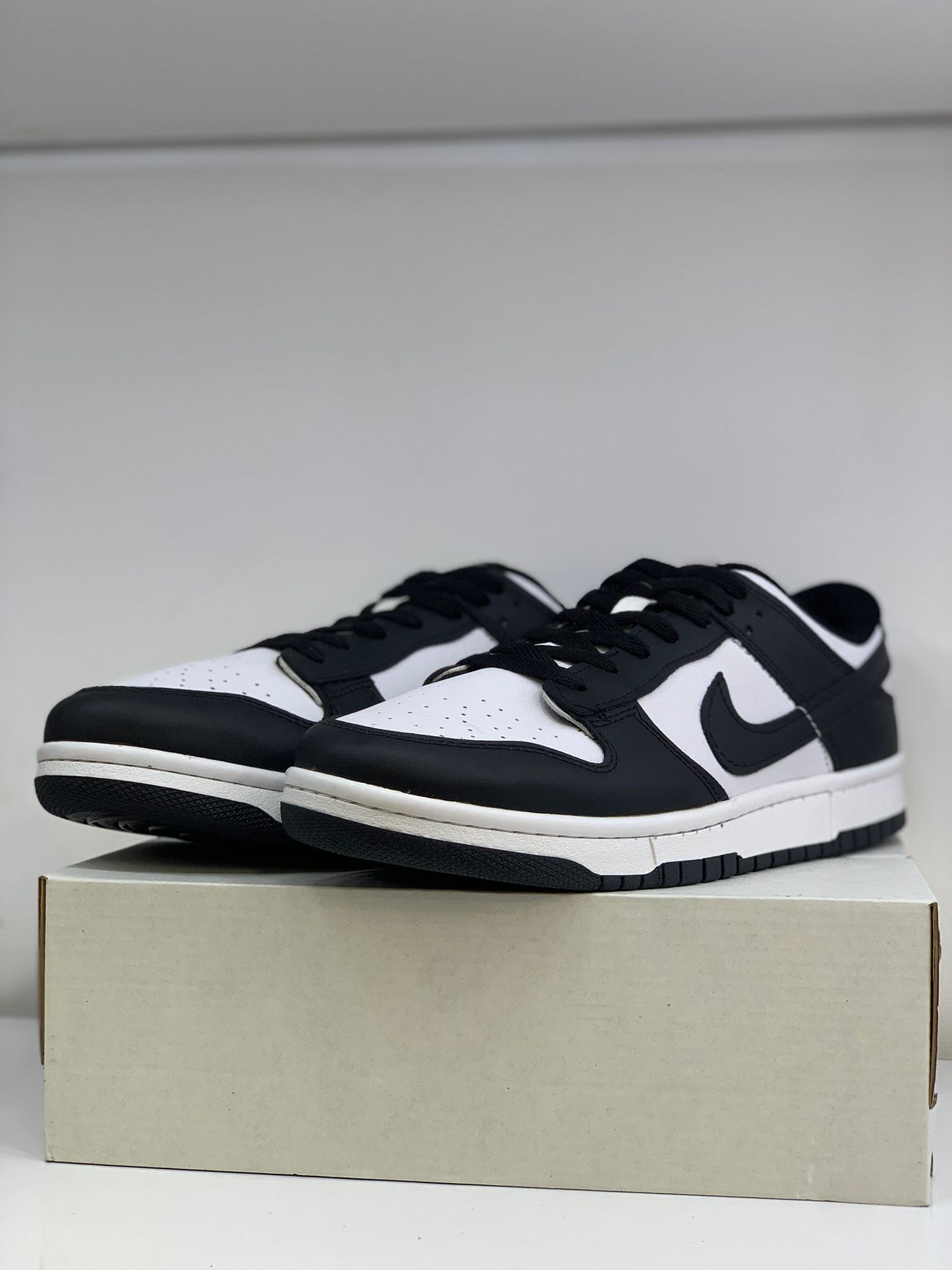 Nike Dunk Low Panda Erkek Sneaker – Siyah & Beyaz Retro Stil