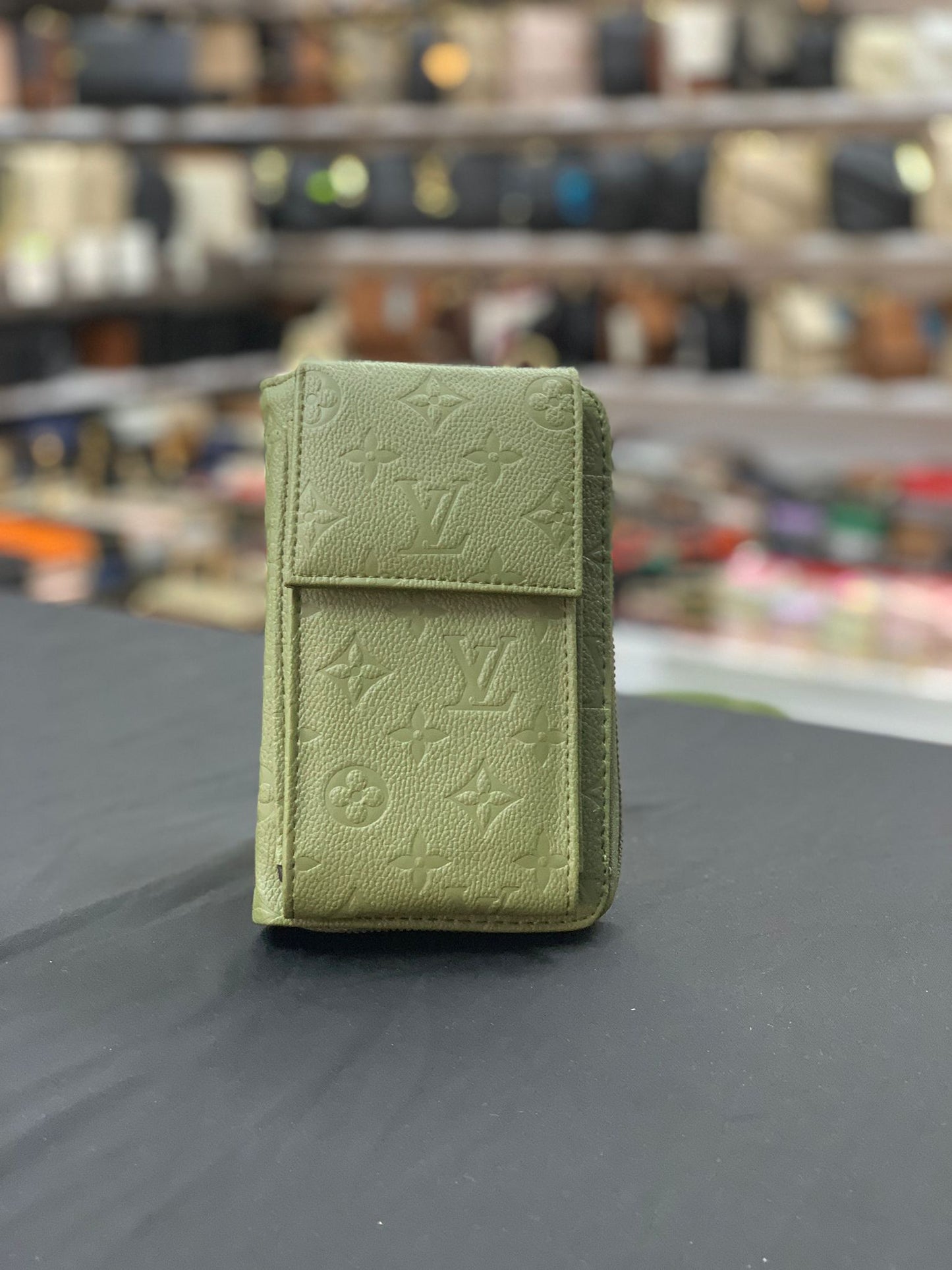 Louis Vuitton Yeşil Kadın Telefon Çantası