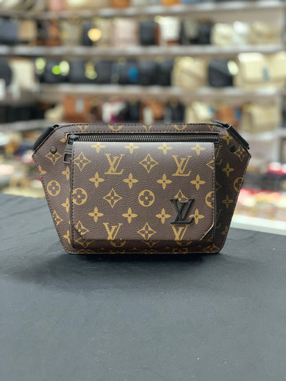 Louis Vuitton Monogram Erkek Bel Çantası – Klasik ve Zamansız