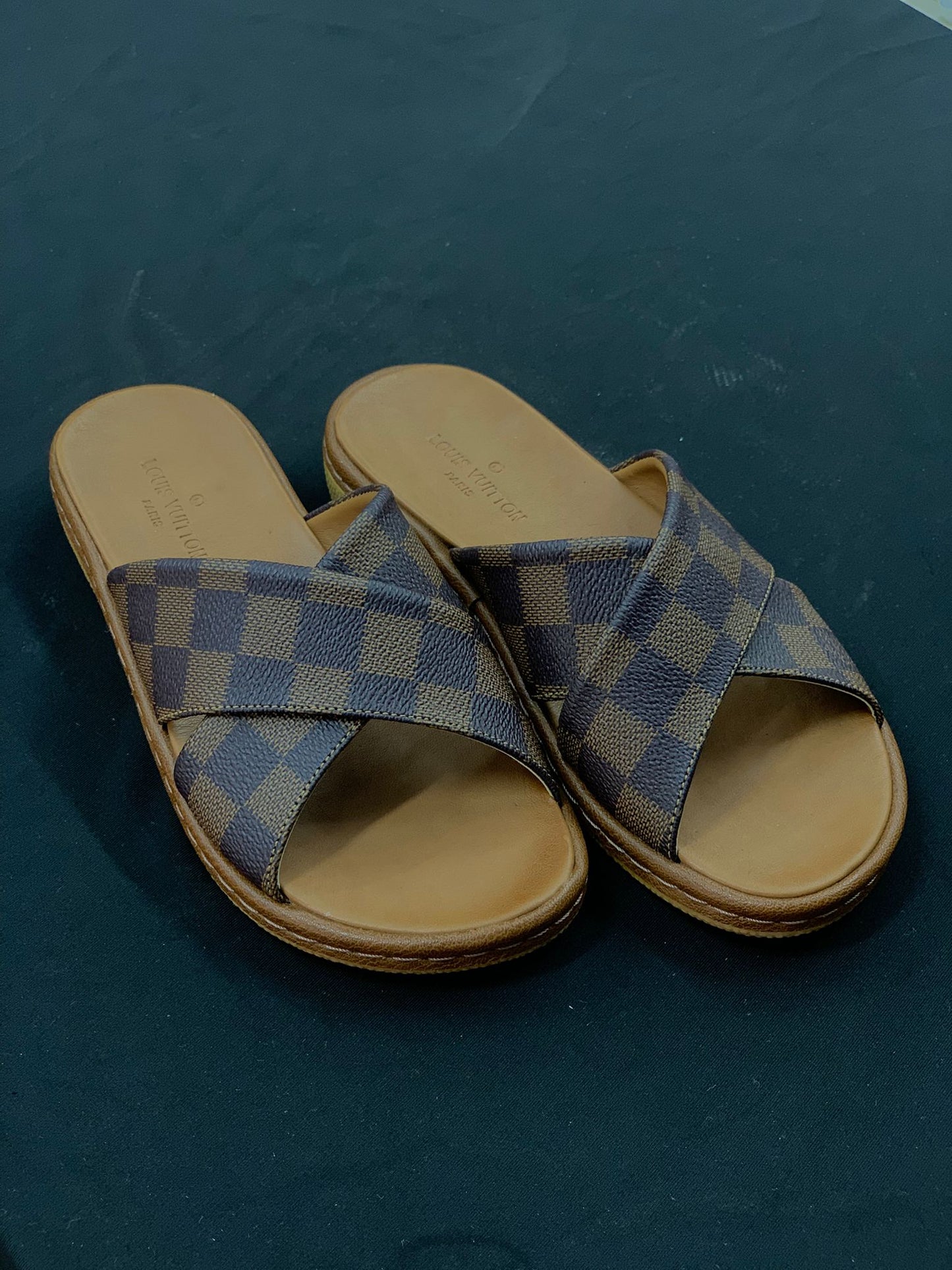 Louis Vuitton Kadın Terlik – Çapraz Bant Kahverengi