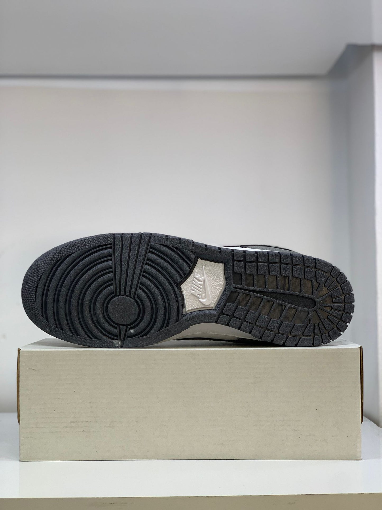 Ürün Başlığı: Nike Air Jordan 1 Low – Gri