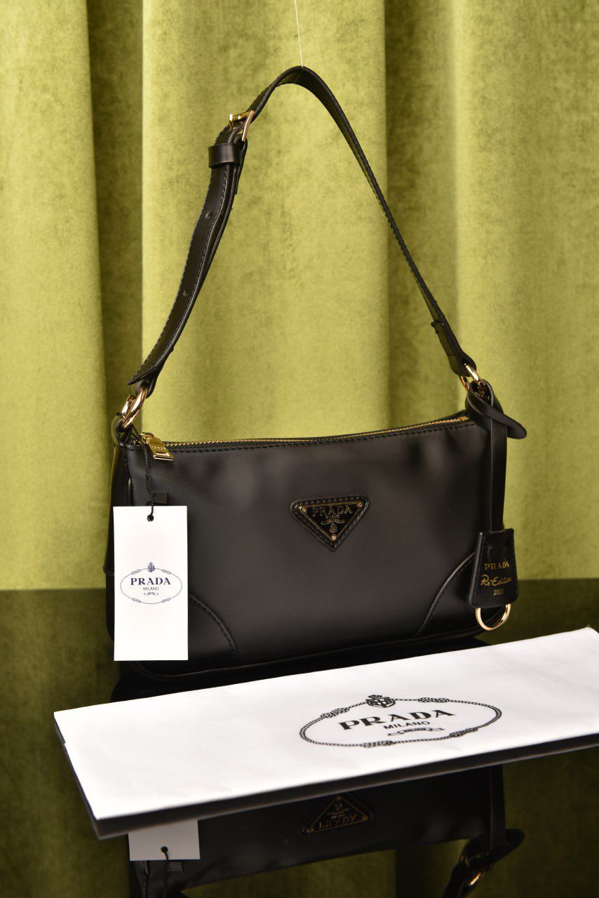 Prada Re-Edition 2005 Omuz Çantası