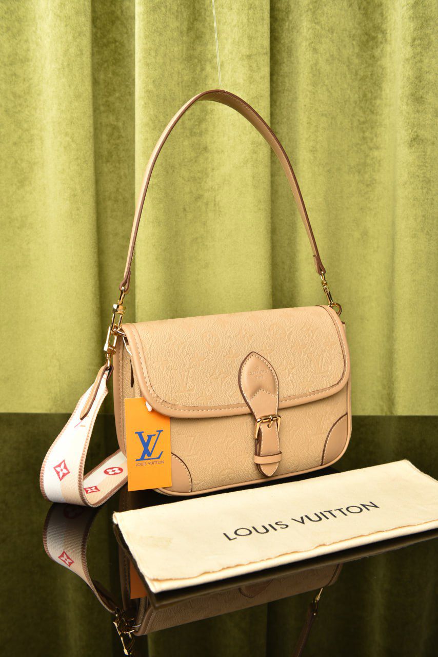 Louis Vuitton - Diane Pure Leather Bag