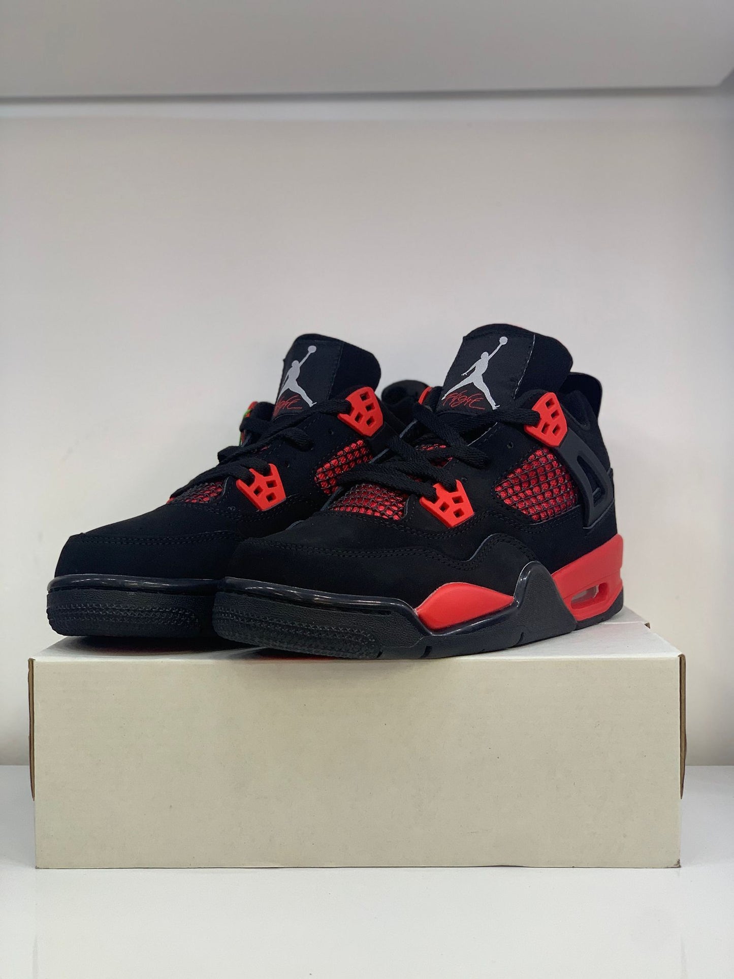 Nike Air Jordan 4 Retro "Red Thunder