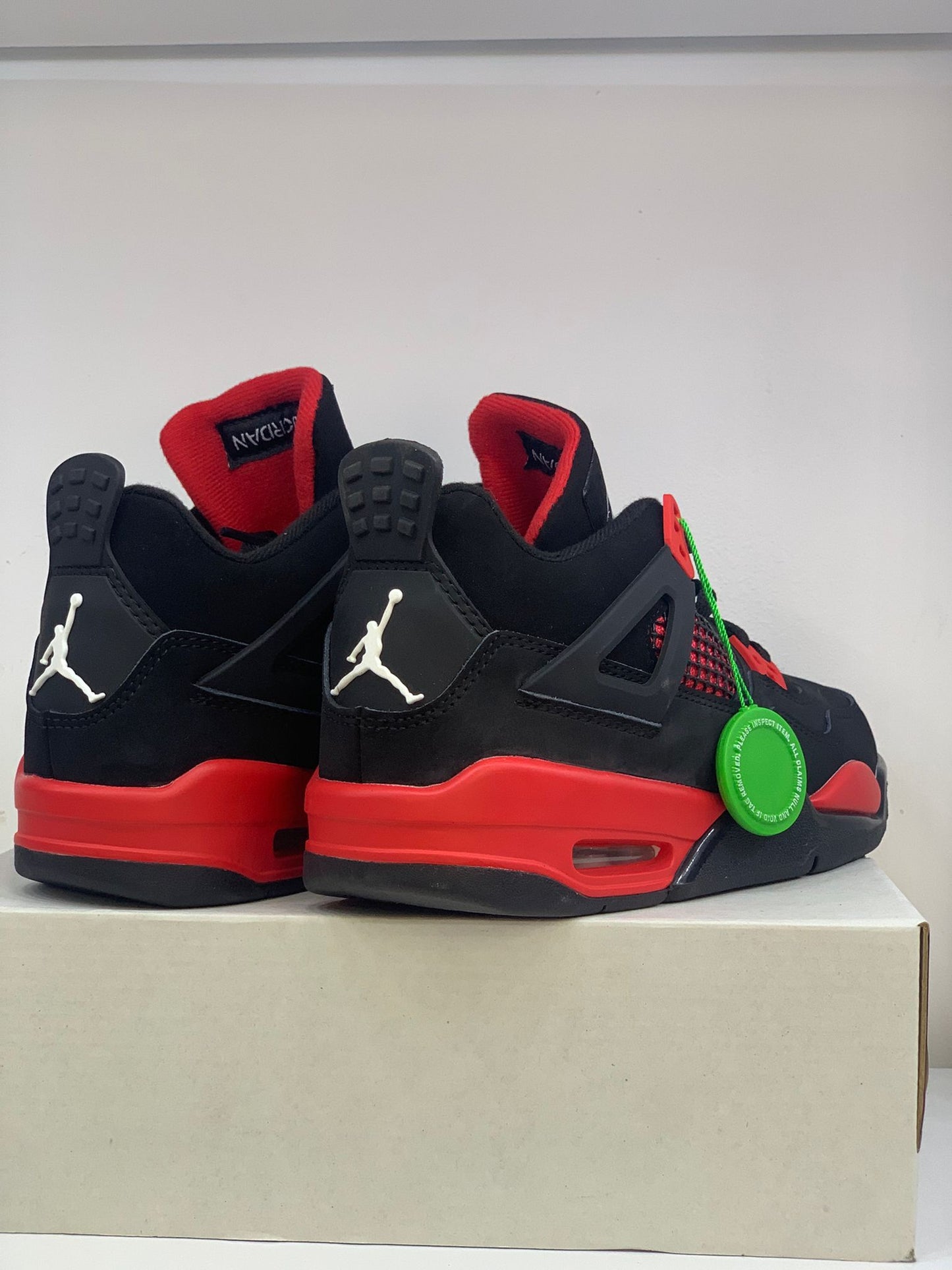 Nike Air Jordan 4 Retro "Red Thunder