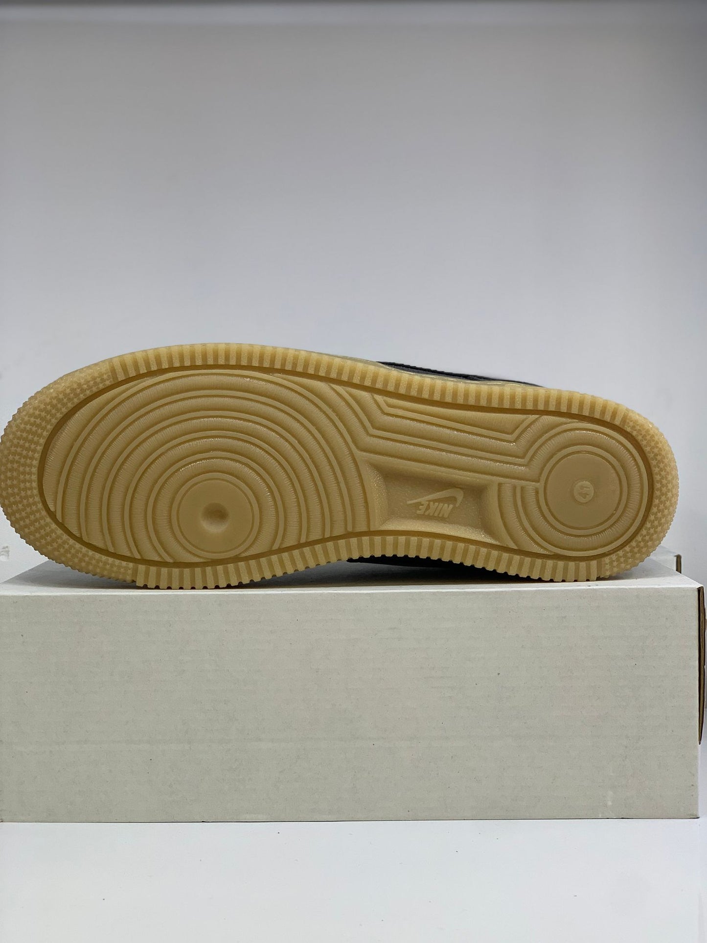 Nike Air Force 1 Erkek Sneaker – Koyu Siyah & Taba Taban