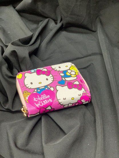 Hello Kitty Çiçek Desenli Fermuarlı Cüzdan