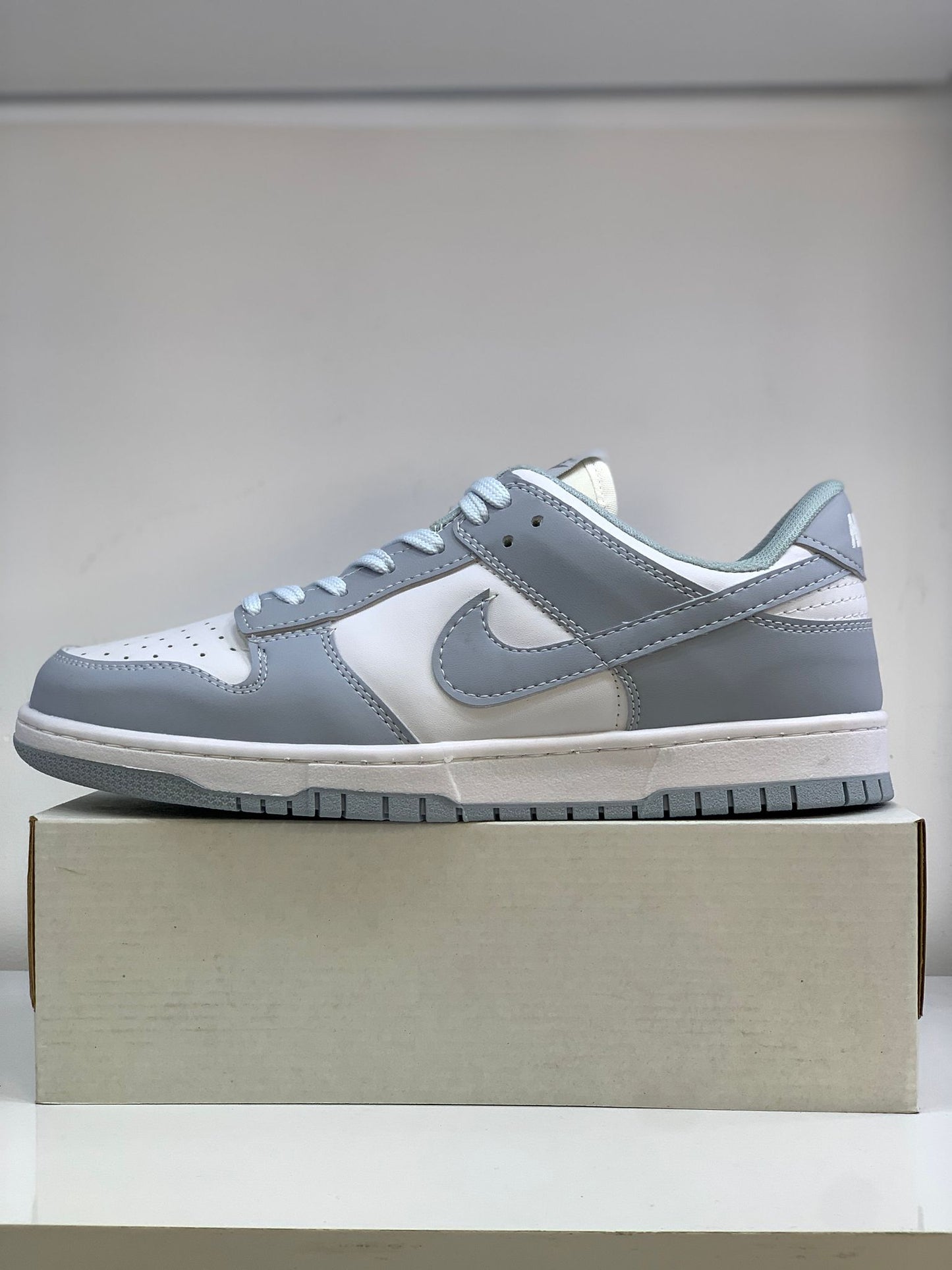 Air Jordan 1 Low – Soft Gri